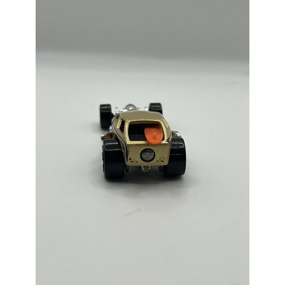 Hot Wheels 1999 First Editions  Vintage Gold Surf Crate & Surfboard Toy Car MINT